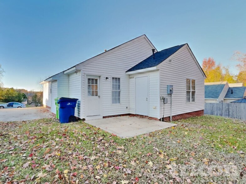 Building Photo - 5405 Advantis Dr