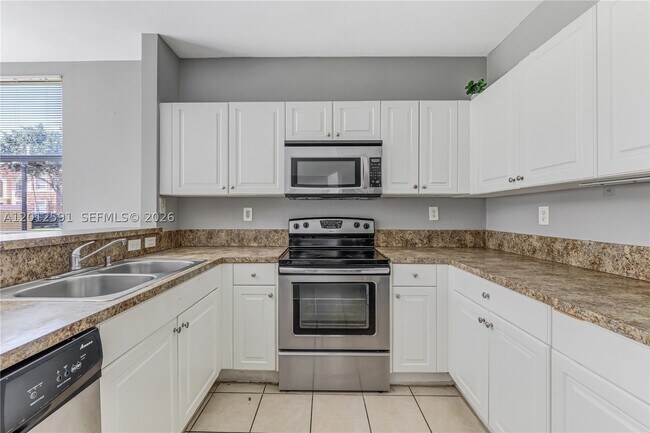 Building Photo - 3375 NE 15th Dr