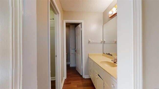 Building Photo - 1806 Heatherton Dr