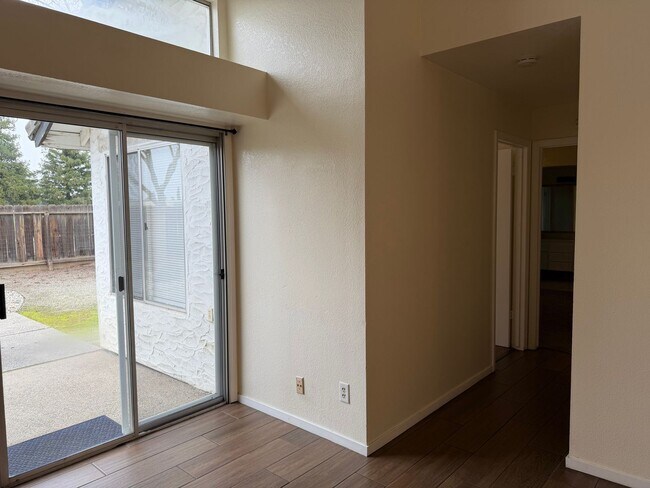 Building Photo - Pinedale