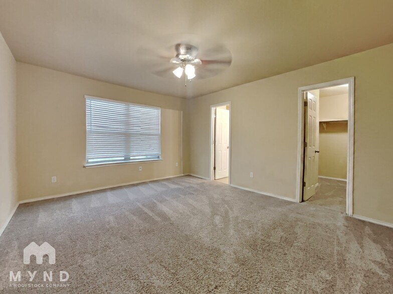 Building Photo - 1001 Apollo Cir