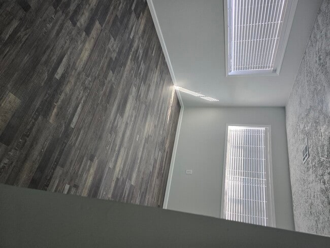 Building Photo - 2909 Mockingbird Ln