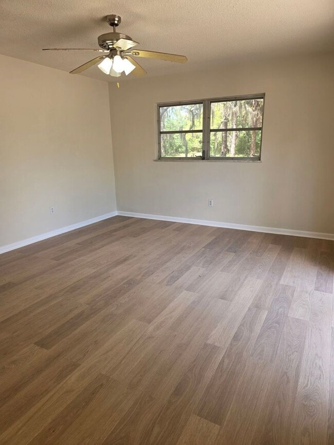 Building Photo - Spacious 3BR/2BA Home with 2-Car Carport & RV/Boat Parking