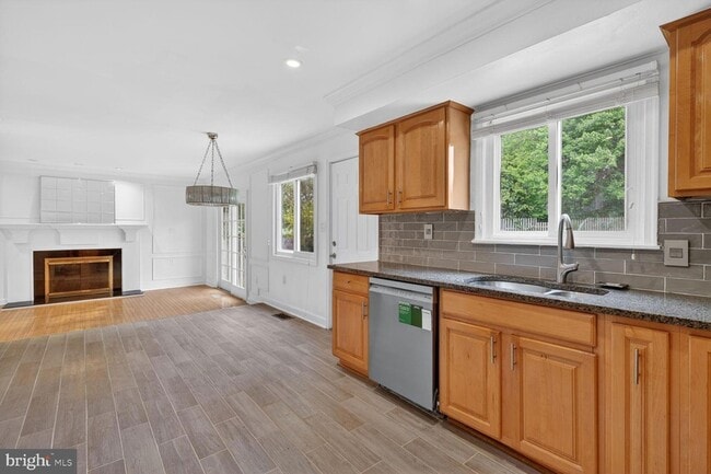 Building Photo - 9534 Braddock Rd