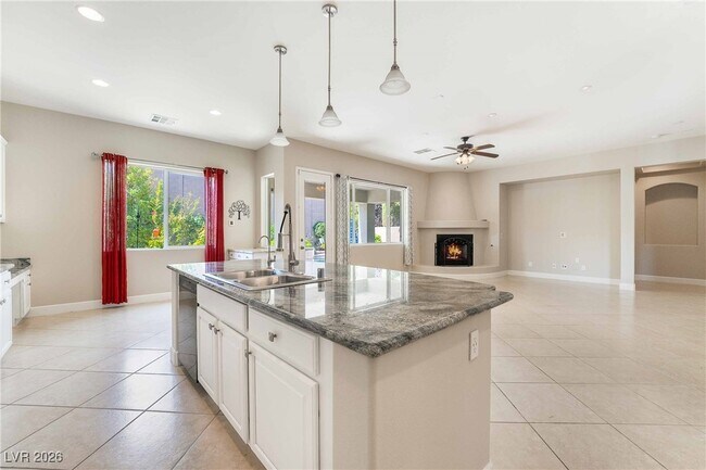 Building Photo - 2475 Blackcraig St