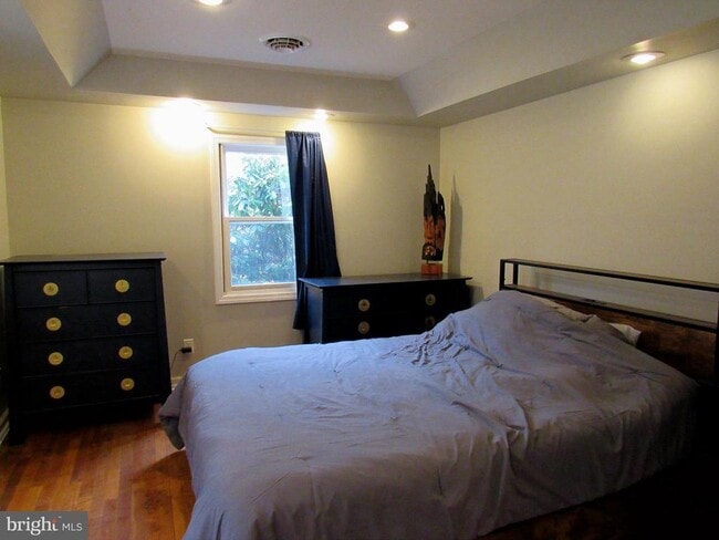 Building Photo - 286 Mission Rd N