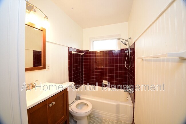 Building Photo - 3522 S Toledo Ave