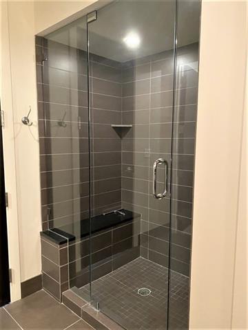 Building Photo - 2600 W 7th St