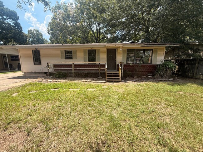 Building Photo - 1217 Wade Ave