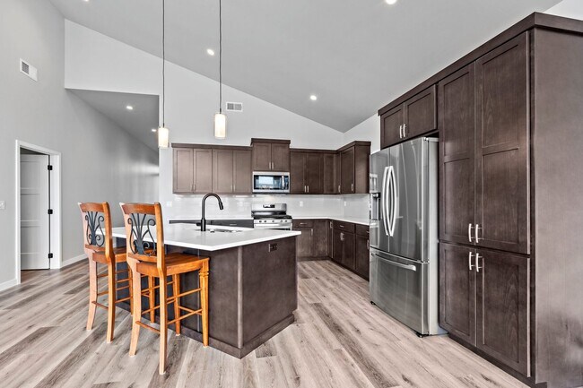Building Photo - 1520 W Moselle Dr