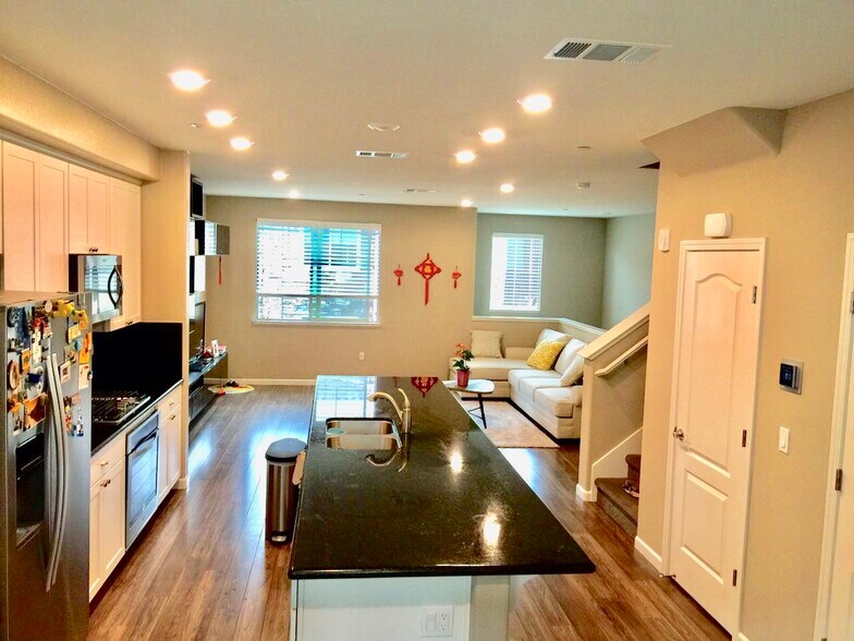 Building Photo - 3088 Empoli Ln