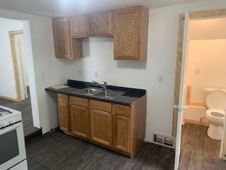 Building Photo - 869 Albemarle St