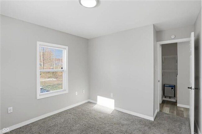 Building Photo - 1518 N Chester Ave