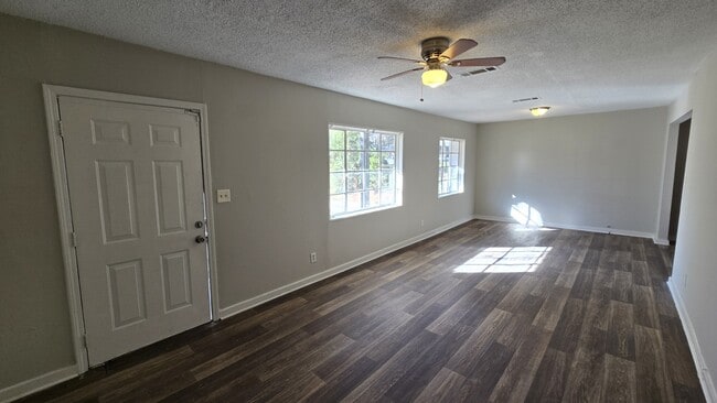 Building Photo - 512 Woodward Ave