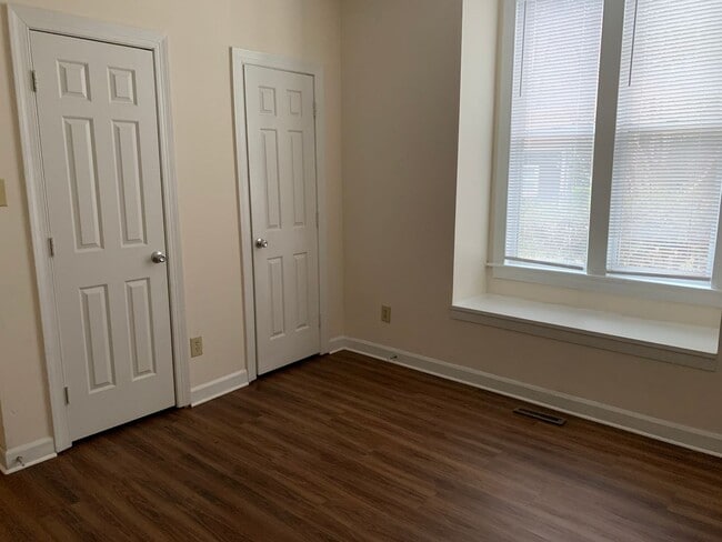 Building Photo - Great condo, GREAT PRICE! APPLY NOW!!