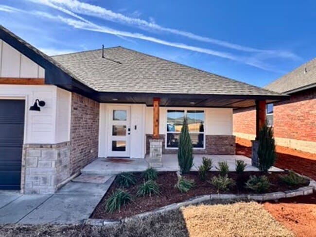 Building Photo - Stylish New Home!
