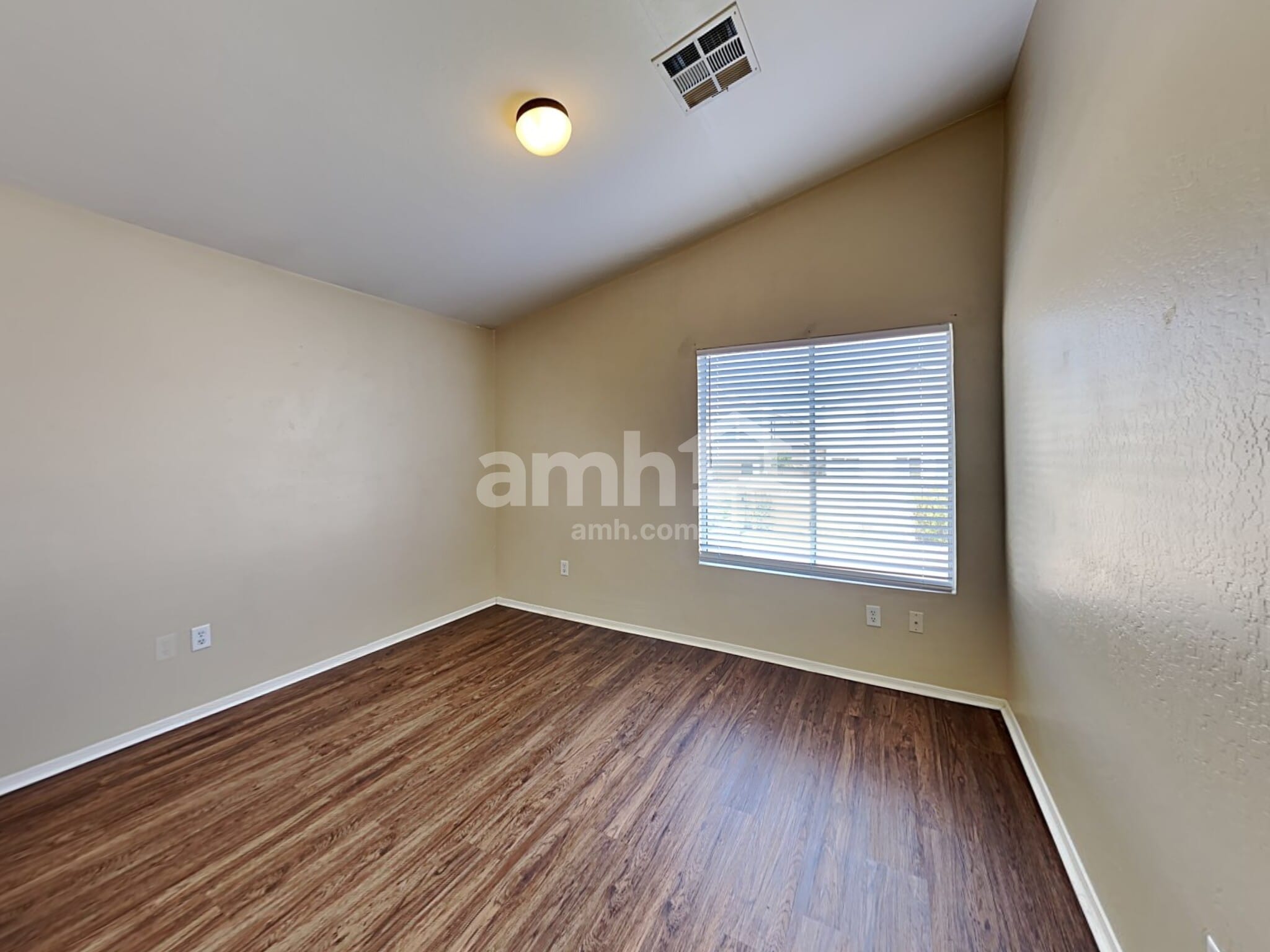 Building Photo - 13440 W Rhine Ln