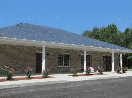 Building Photo - Red Oak Apartments