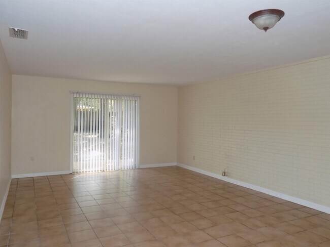 Building Photo - 2129 Corinne St