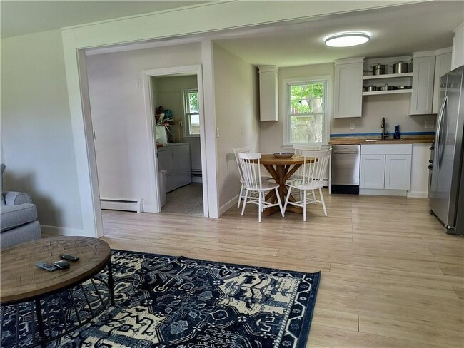 Building Photo - 10 Reardon Dr