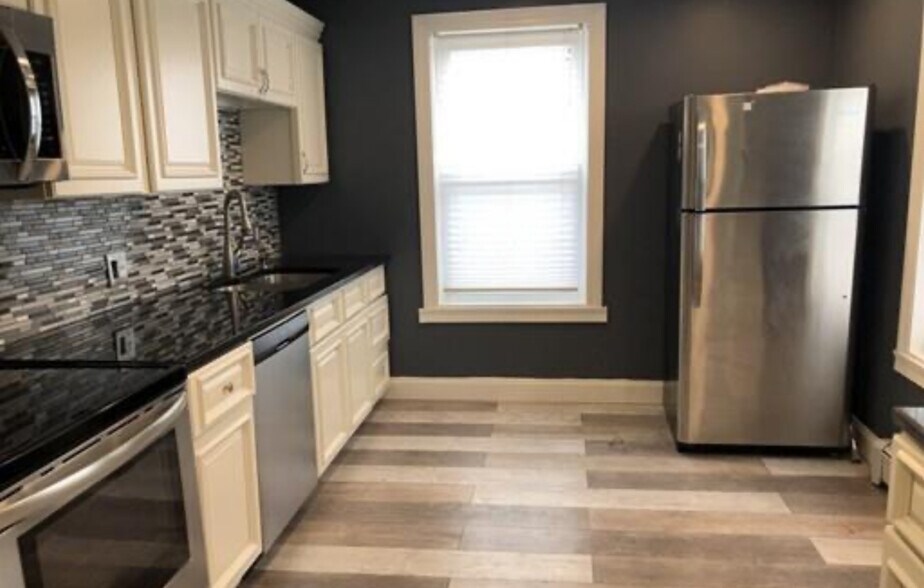 Building Photo - 110 Belmont St