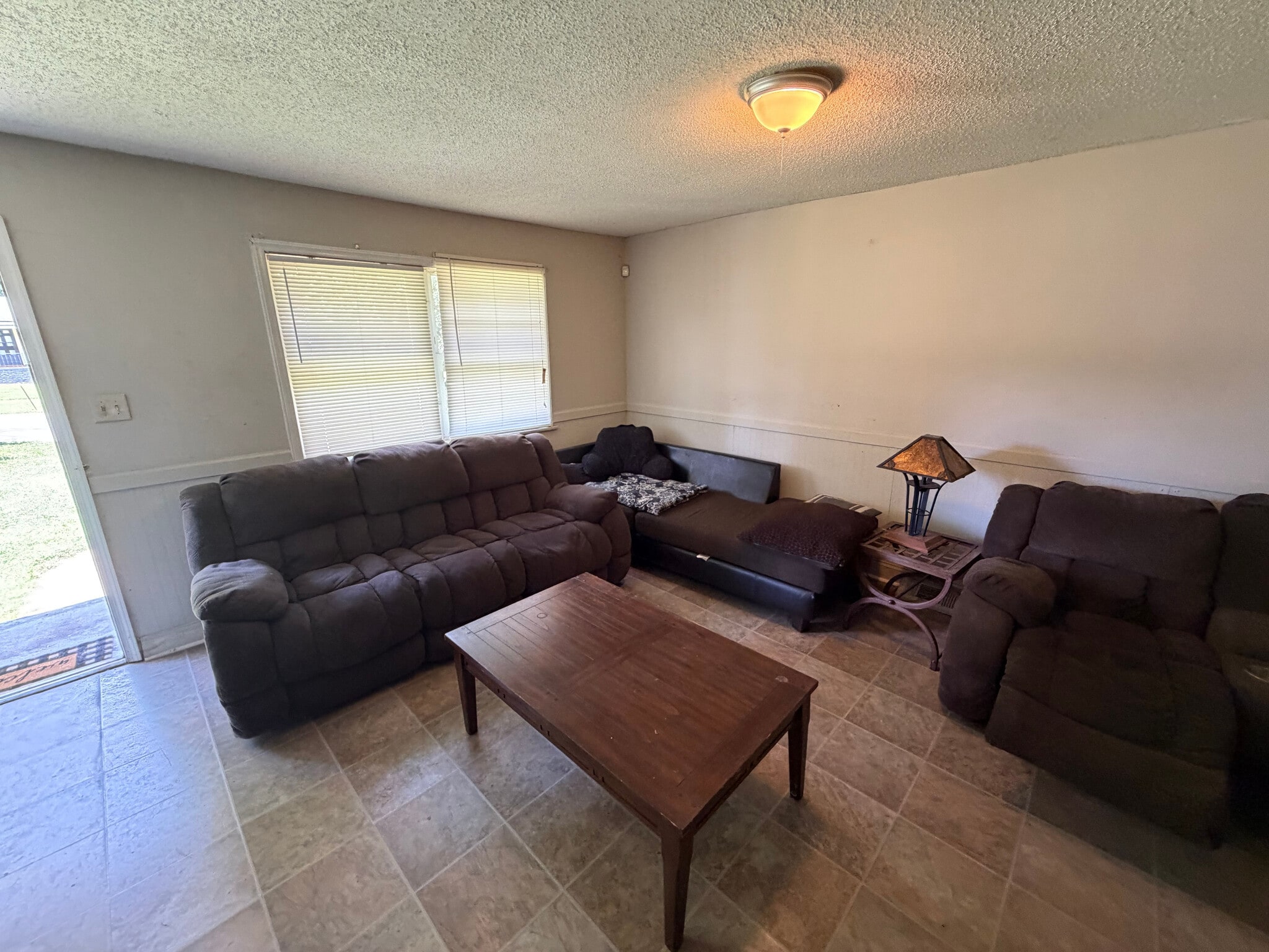 Building Photo - Room in House on Longleaf Dr