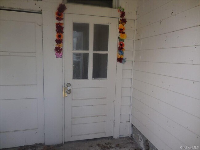 Building Photo - 10 Edmunds Ln