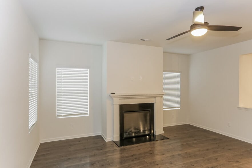 Building Photo - 1007 Brooksland Pl