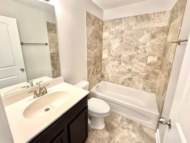 Building Photo - Now Leasing a 3-bedroom 2.5 bath home at S...