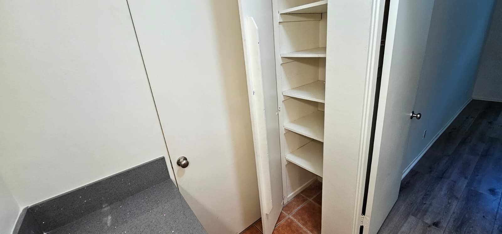 Building Photo - 206 N Beverly Park