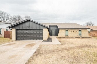 Building Photo - 8409 Glenann Dr