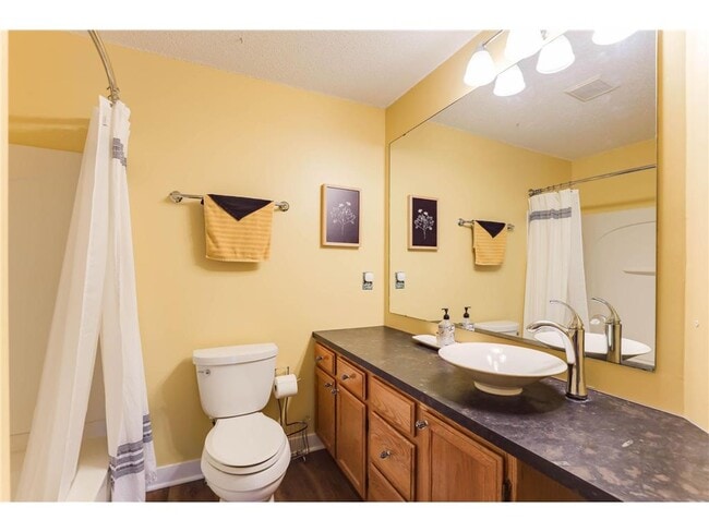 Building Photo - 3566 Blue Jay Way