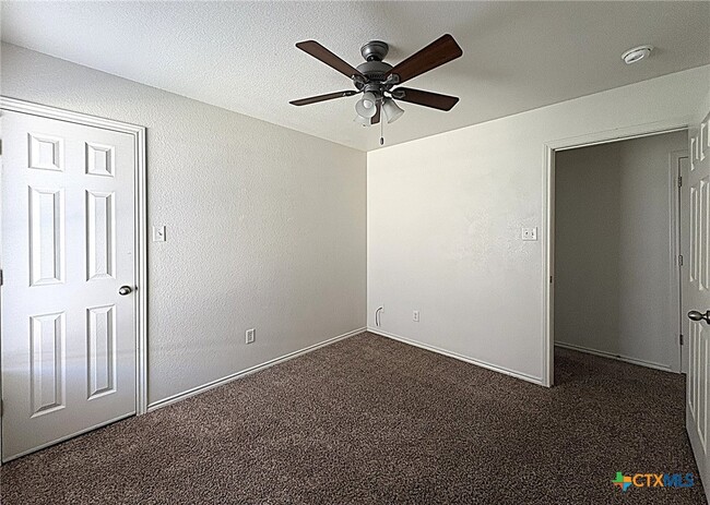 Building Photo - 2812 Ashley Dr