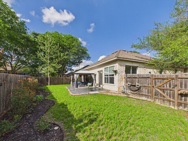 Building Photo - Charming Single-Story Retreat with Designer Finishes in South Austin