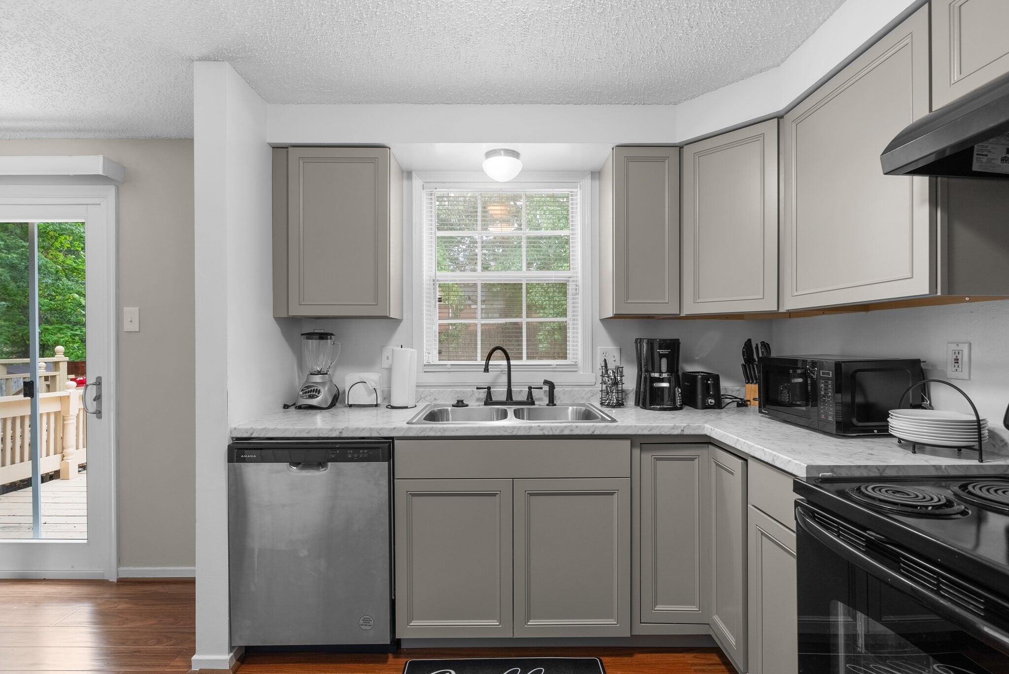 Kitchen - 6602 Seat Pleasant Dr