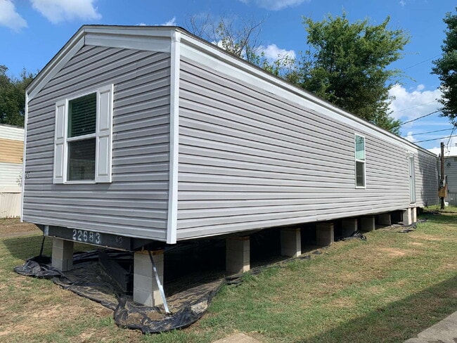 Primary Photo - Brand new 2-Bed, 2-Bath Retreat in Marshal...
