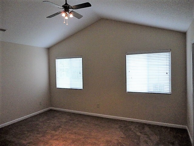 Building Photo - 5701 Hidden Lake Dr