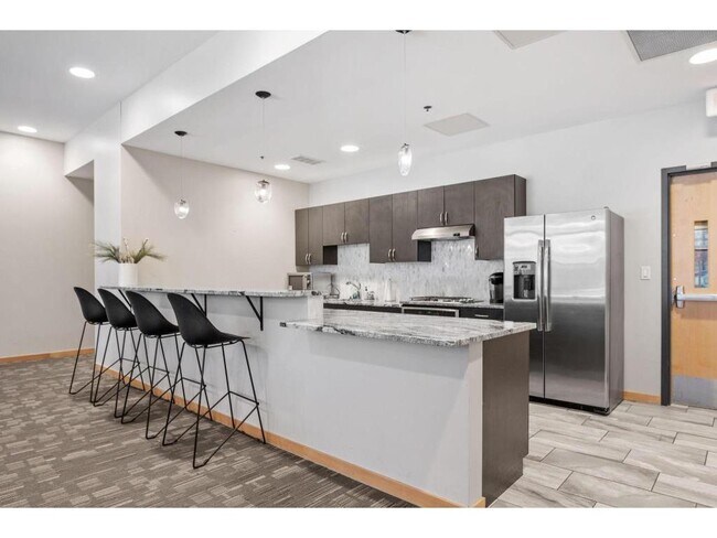 Building Photo - 740 Portland Ave