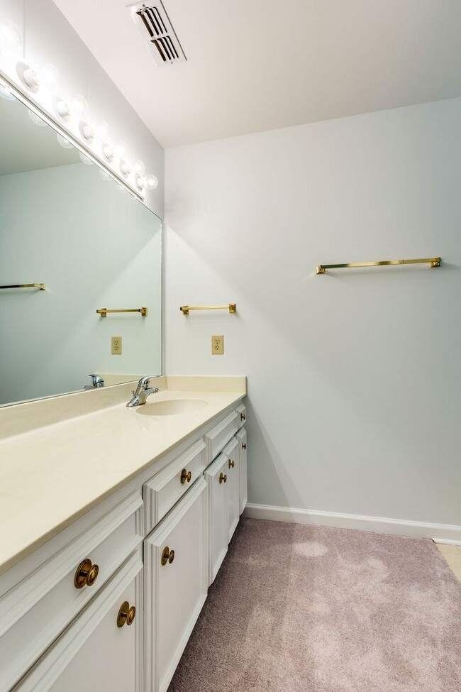 Building Photo - *Belmont/Vanderbilt *