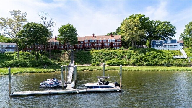 Building Photo - 40 Oak Grove St