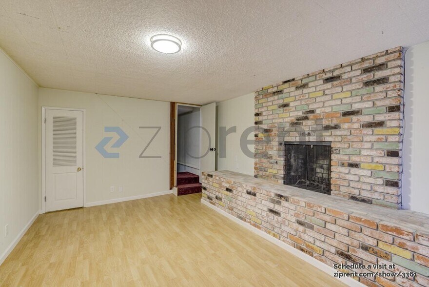 Building Photo - Unit