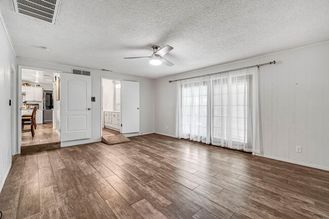 Building Photo - 6286 N 10th St