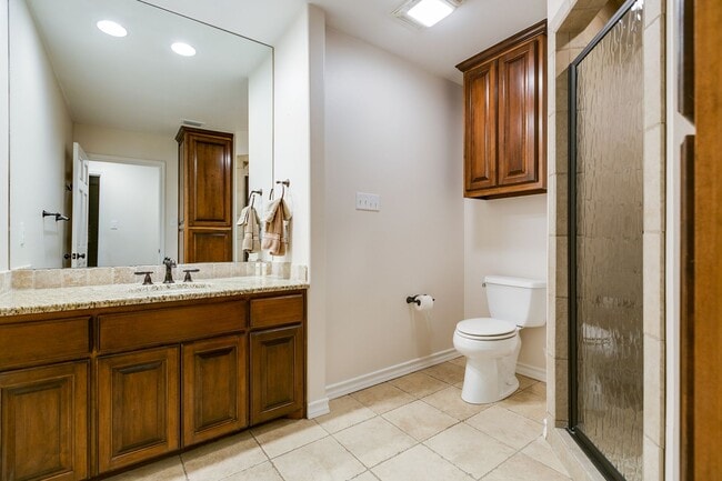 Building Photo - COMING APRIL 2026!!! Stunning Country Club Townhome!!