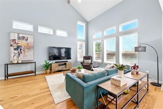 Building Photo - 7308 Oberon St