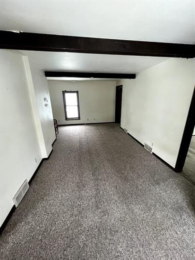 Building Photo - 403 Water St