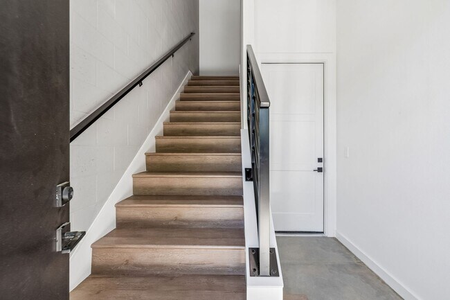 Building Photo - New Construction Townhome For Lease downtown Tampa, Ybor City, Gas Worx