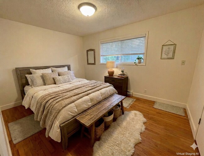 Building Photo - MANF01