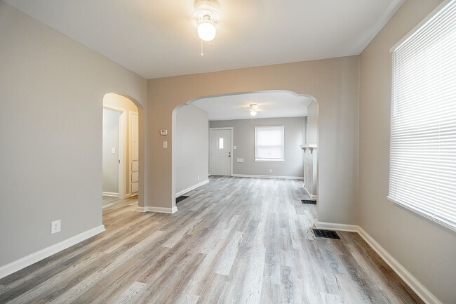 Building Photo - 1069 Fairwood Ave
