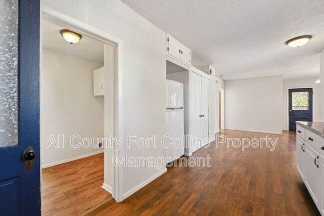 Building Photo - 403 E 3rd St