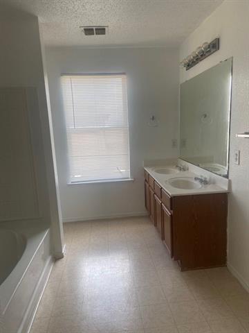 Building Photo - 14860 Bell Manor Ct